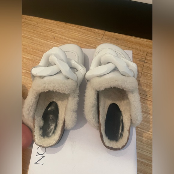 JW ANDERSON white chain link fur shearling mule sz 39 us 9 - Picture 3 of 7